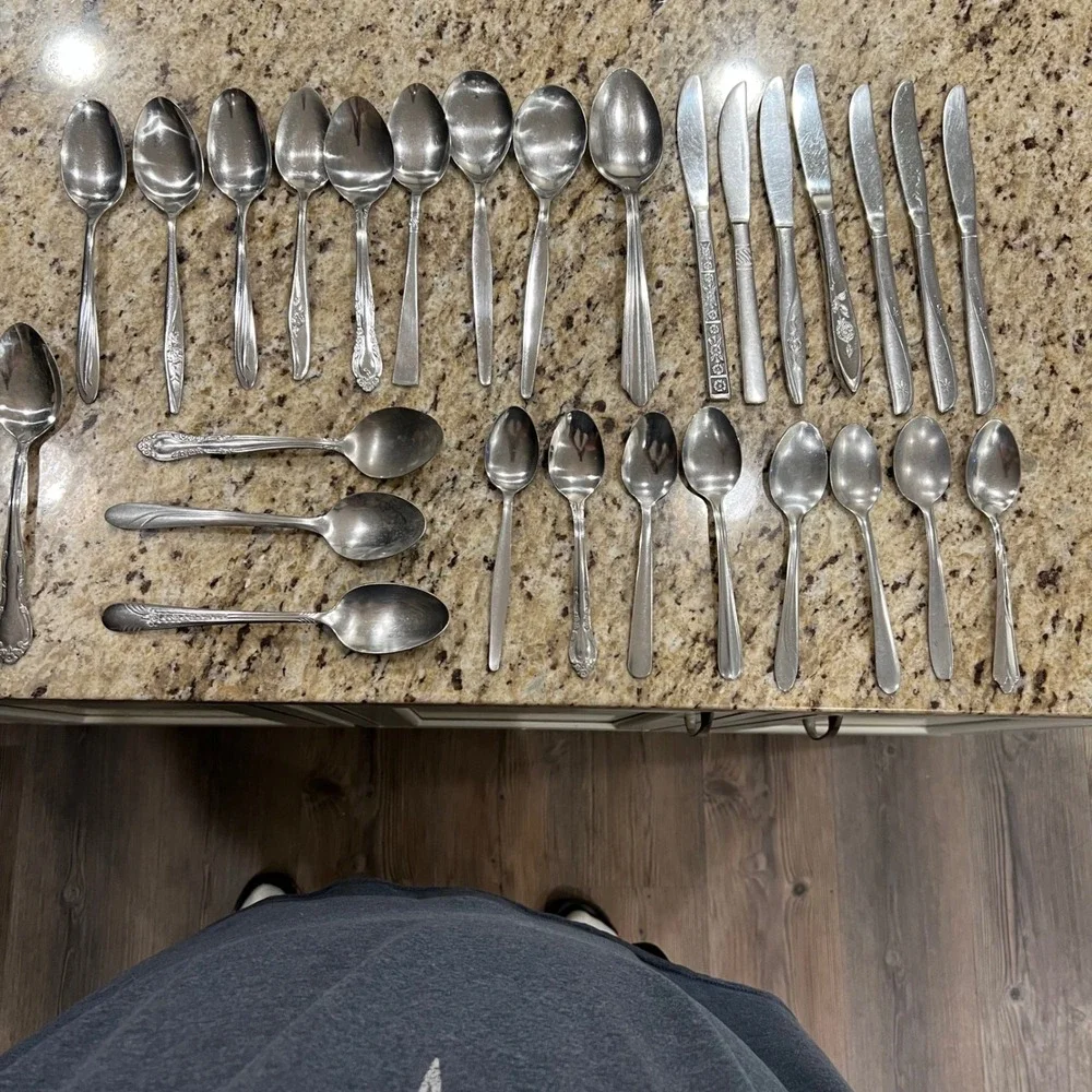 Mixed Stainless Steel Flatware Lot 27pc Assorted Spoons and Knives‎ Replacement
